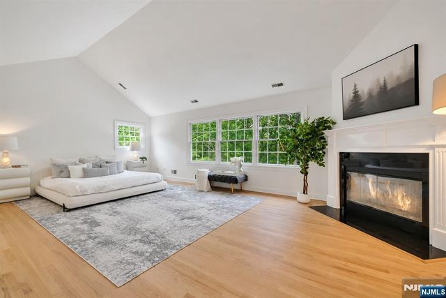 8 Lauren Pond Court, Demarest, NJ 07627