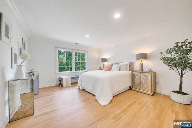8 Lauren Pond Court, Demarest, NJ 07627