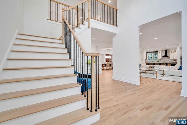 8 Lauren Pond Court, Demarest, NJ 07627