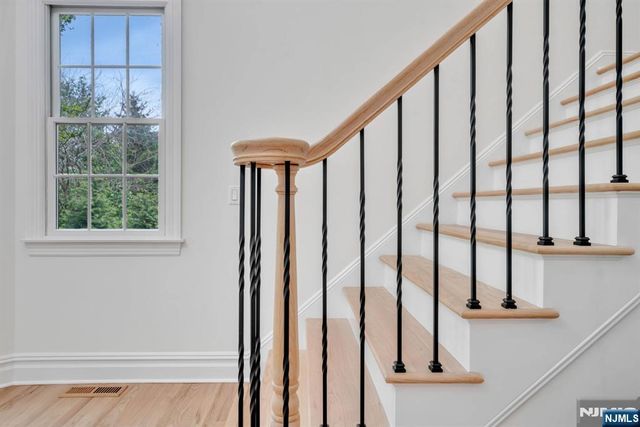 8 Lauren Pond Court, Demarest, NJ 07627