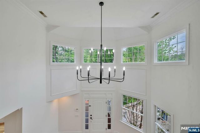 8 Lauren Pond Court, Demarest, NJ 07627