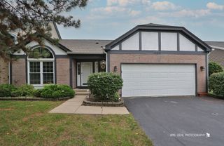 6109 Golfview Drive, Gurnee, IL 60031