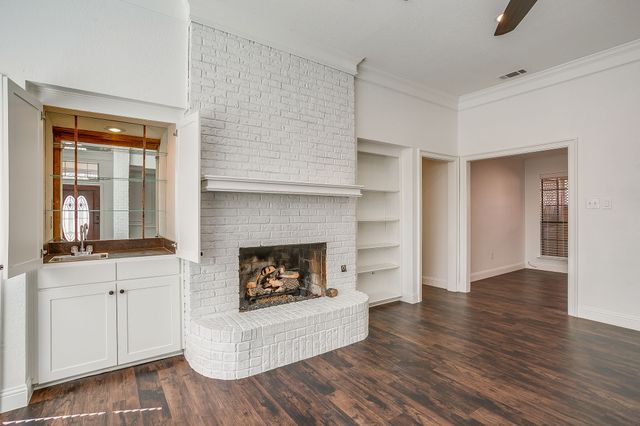 1115 Olde Towne Drive, Irving, TX 75061