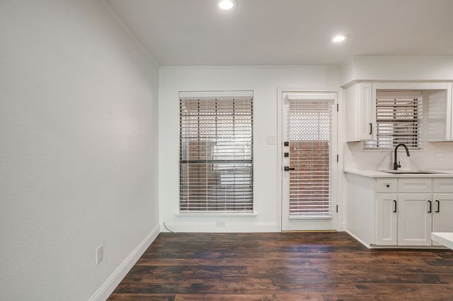 1115 Olde Towne Drive, Irving, TX 75061