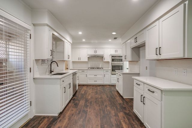 1115 Olde Towne Drive, Irving, TX 75061