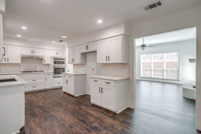 1115 Olde Towne Drive, Irving, TX 75061