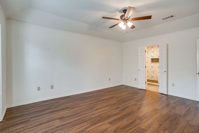 1115 Olde Towne Drive, Irving, TX 75061