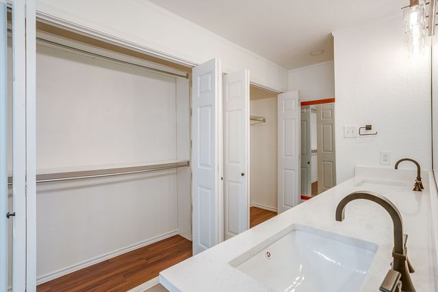 1115 Olde Towne Drive, Irving, TX 75061