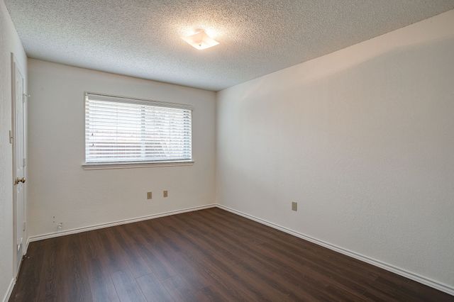 1115 Olde Towne Drive, Irving, TX 75061