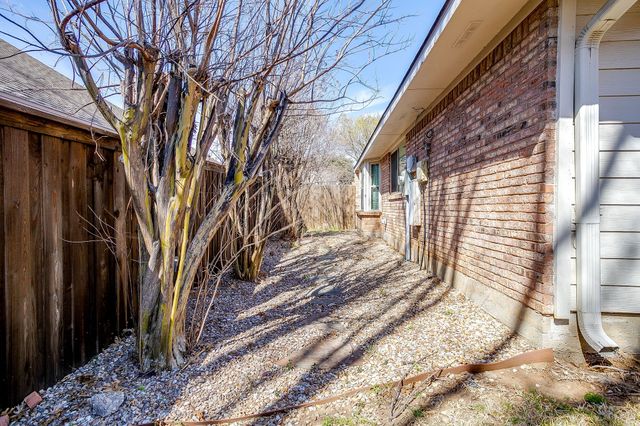 1115 Olde Towne Drive, Irving, TX 75061