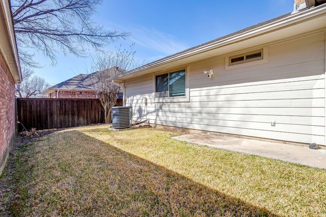 1115 Olde Towne Drive, Irving, TX 75061