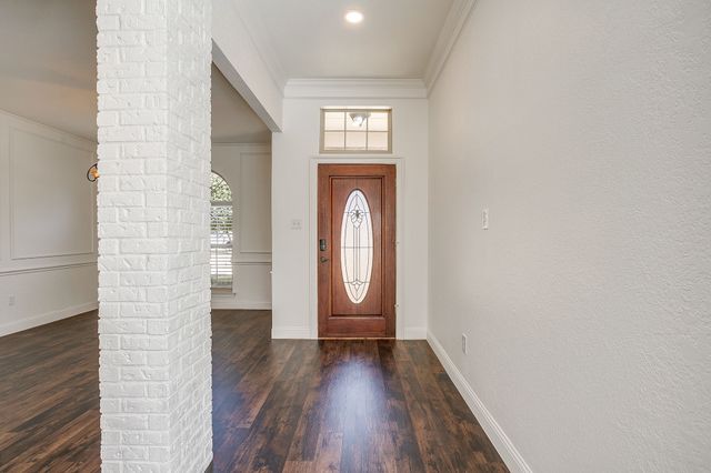 1115 Olde Towne Drive, Irving, TX 75061