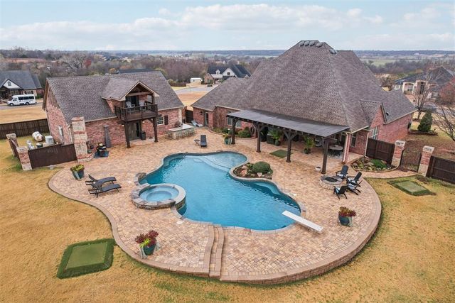 1414 High Ridge Drive, Blanchard, OK 73010
