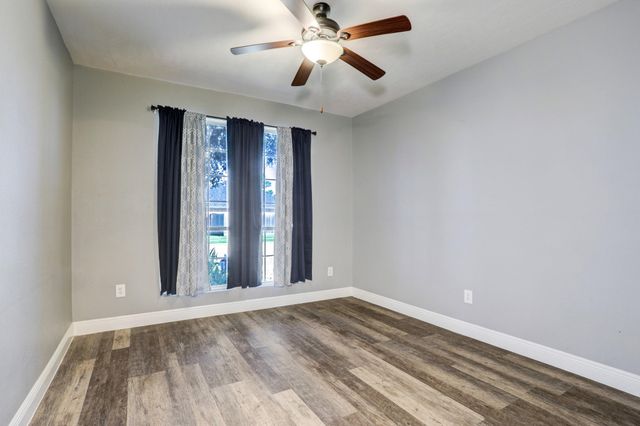 3808 Armand Drive, Dickinson, TX 77539
