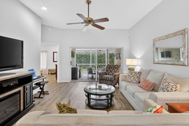 8446 Vía Serena, Boca Raton, FL 33433