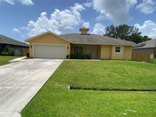 120 SW Grimaldo Ter, Port St Lucie, FL 34984