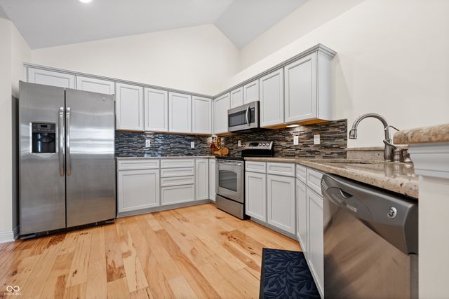 13899 Rue Charlot Lane, Mccordsville, IN 46055