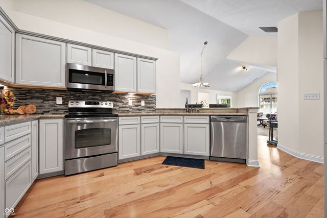 13899 Rue Charlot Lane, Mccordsville, IN 46055