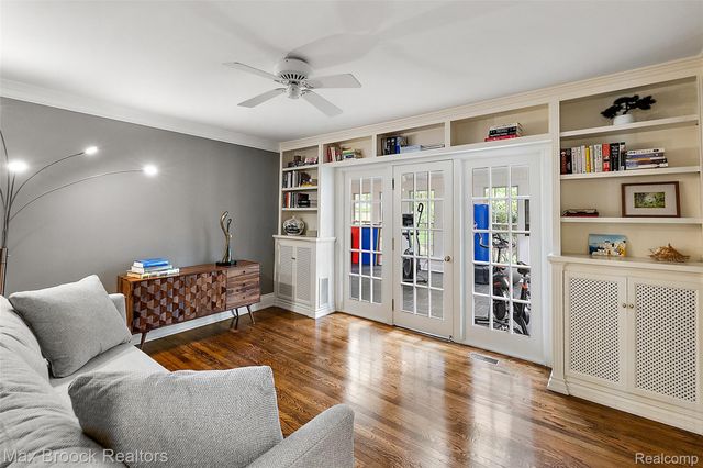 760 Lone Pine Road, Bloomfield Hills, MI 48304