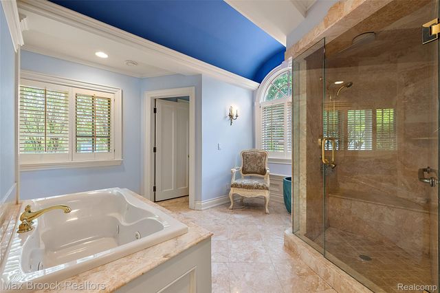 760 Lone Pine Road, Bloomfield Hills, MI 48304