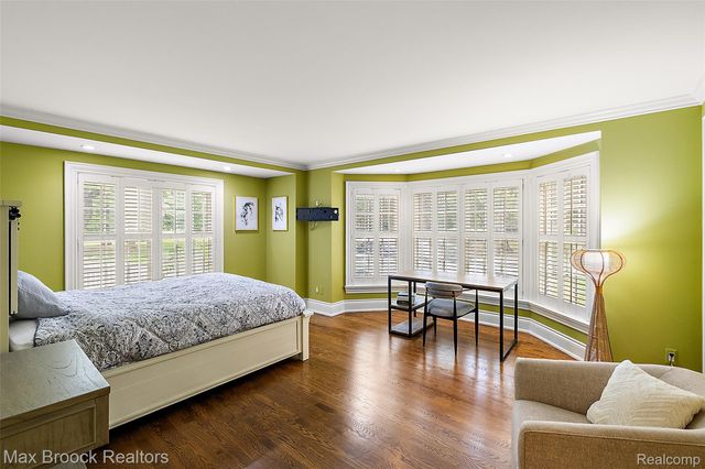 760 Lone Pine Road, Bloomfield Hills, MI 48304