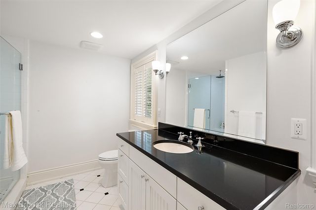 760 Lone Pine Road, Bloomfield Hills, MI 48304