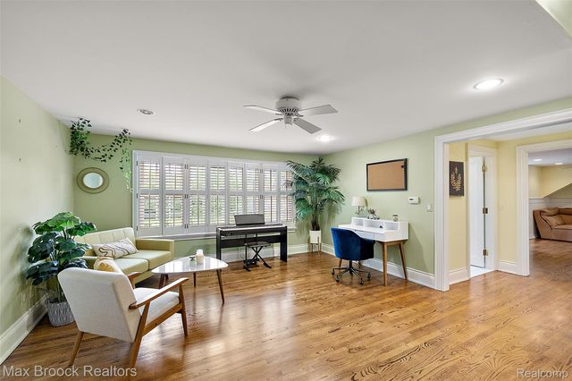 760 Lone Pine Road, Bloomfield Hills, MI 48304