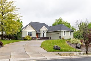 1875 Rolling Hills Dr, Moscow, ID 83843