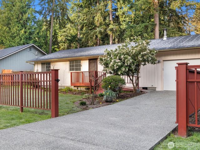 7822 Songbird Way, Clinton, WA 98236