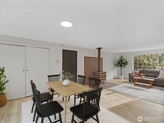 7822 Songbird Way, Clinton, WA 98236