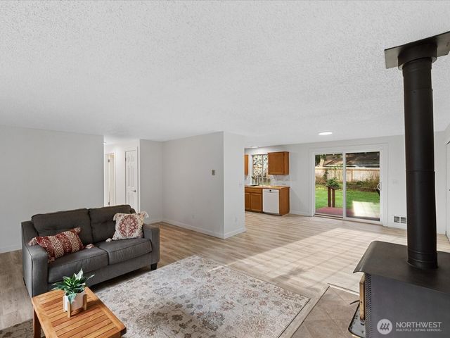 7822 Songbird Way, Clinton, WA 98236