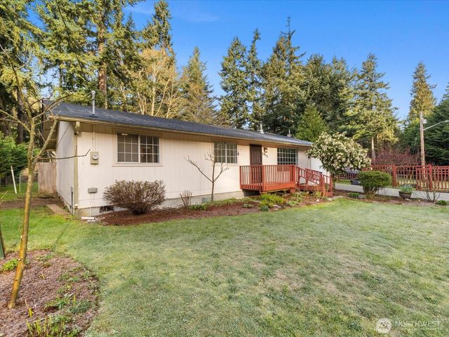 7822 Songbird Way, Clinton, WA 98236
