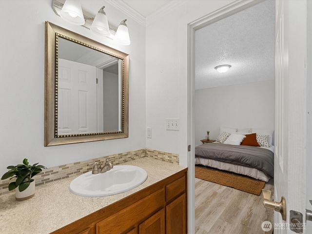 7822 Songbird Way, Clinton, WA 98236