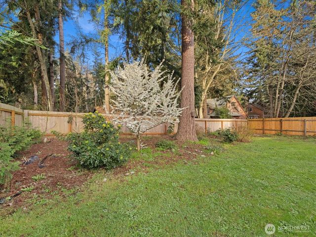 7822 Songbird Way, Clinton, WA 98236