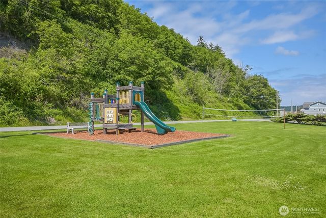 7822 Songbird Way, Clinton, WA 98236
