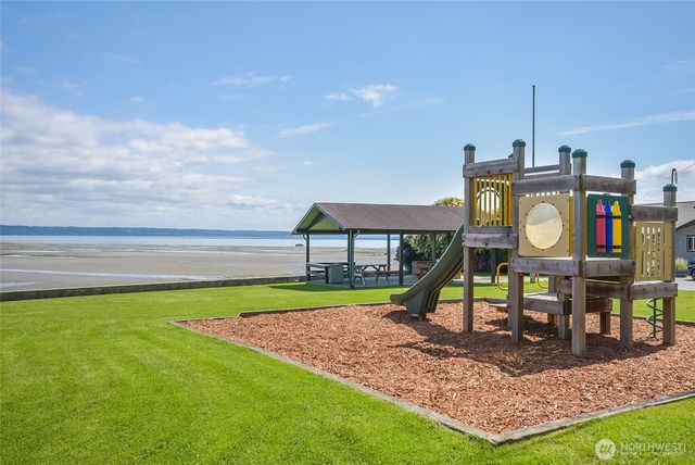 7822 Songbird Way, Clinton, WA 98236
