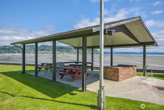 7822 Songbird Way, Clinton, WA 98236