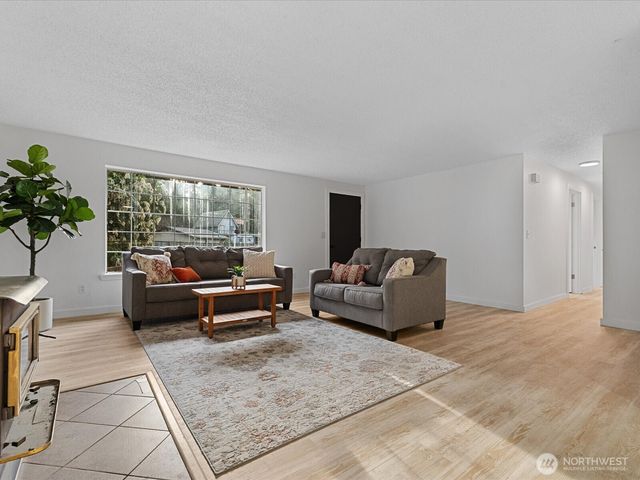 7822 Songbird Way, Clinton, WA 98236