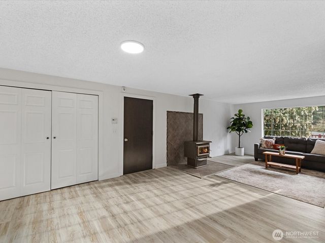 7822 Songbird Way, Clinton, WA 98236