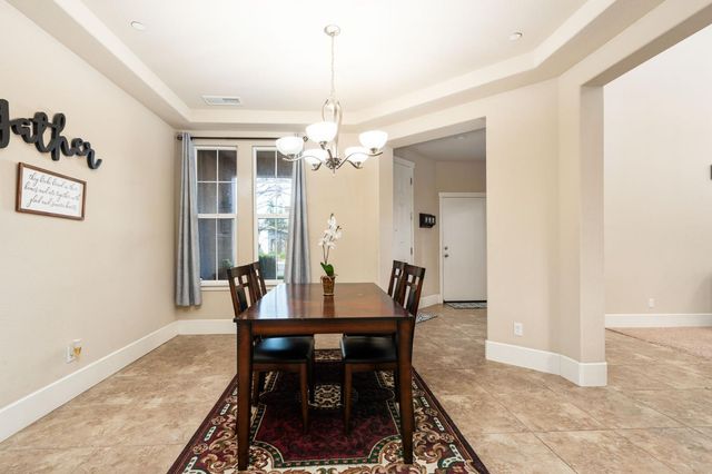 1814 N Notting Hill Lane, Clovis, CA 93619