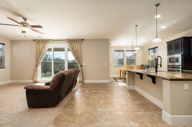 1814 N Notting Hill Lane, Clovis, CA 93619