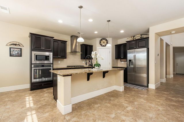 1814 N Notting Hill Lane, Clovis, CA 93619