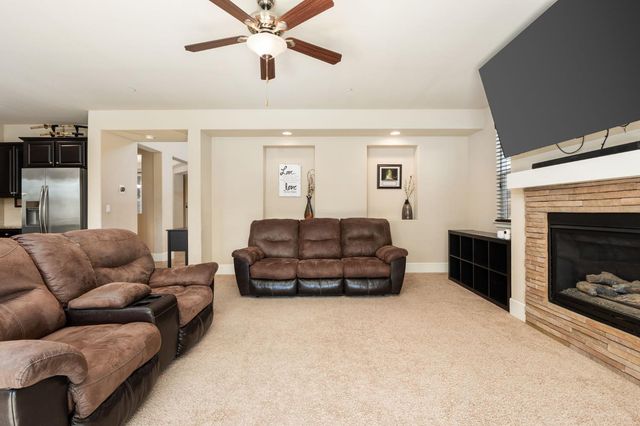 1814 N Notting Hill Lane, Clovis, CA 93619