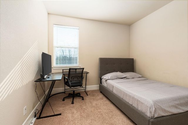 1814 N Notting Hill Lane, Clovis, CA 93619