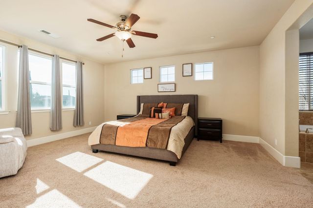 1814 N Notting Hill Lane, Clovis, CA 93619