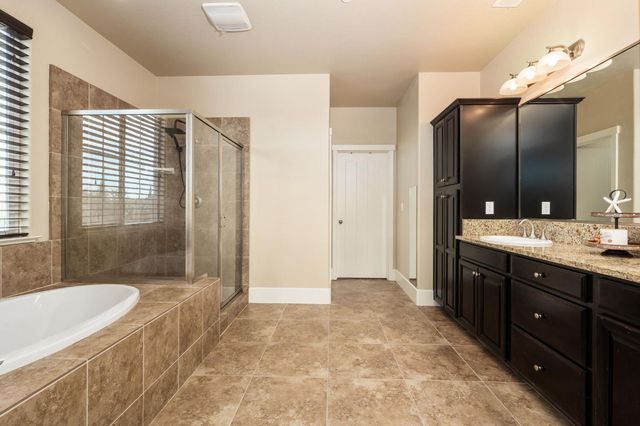 1814 N Notting Hill Lane, Clovis, CA 93619