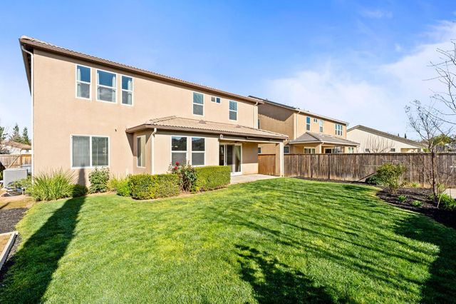 1814 N Notting Hill Lane, Clovis, CA 93619