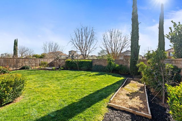 1814 N Notting Hill Lane, Clovis, CA 93619