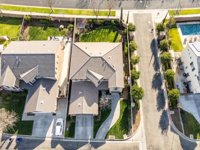 1814 N Notting Hill Lane, Clovis, CA 93619