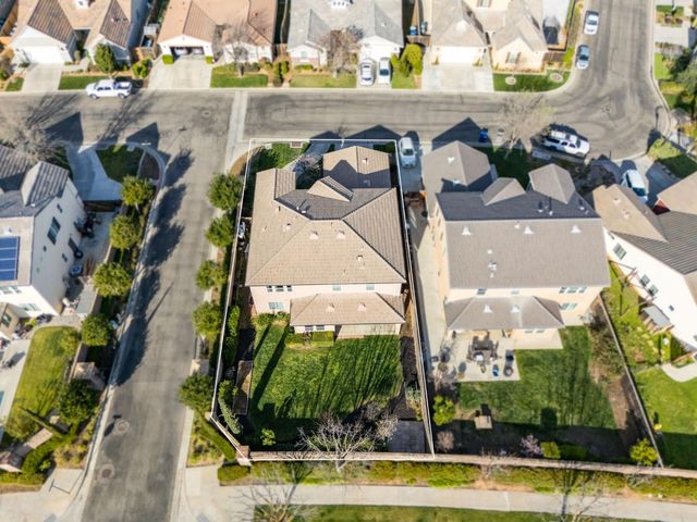 1814 N Notting Hill Lane, Clovis, CA 93619